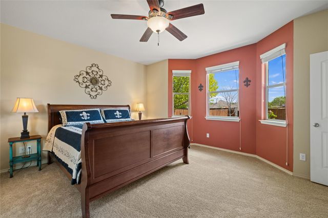 304 Quarry LN, Liberty Hill, TX 78642