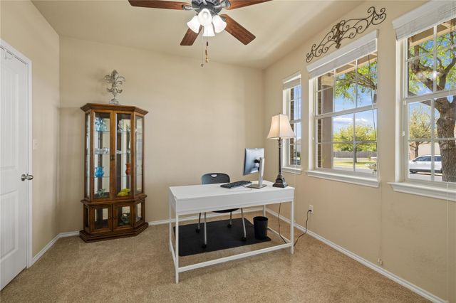 304 Quarry LN, Liberty Hill, TX 78642