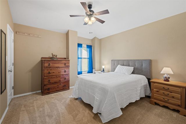 304 Quarry LN, Liberty Hill, TX 78642