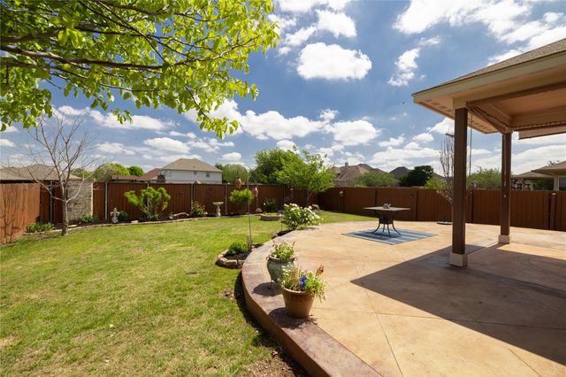 304 Quarry LN, Liberty Hill, TX 78642