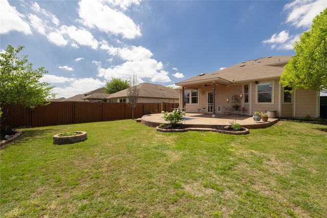304 Quarry LN, Liberty Hill, TX 78642