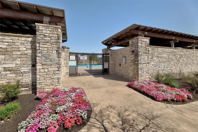 304 Quarry LN, Liberty Hill, TX 78642