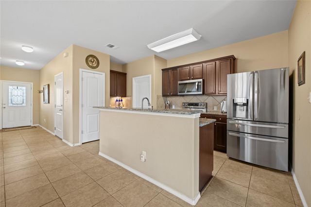 304 Quarry LN, Liberty Hill, TX 78642