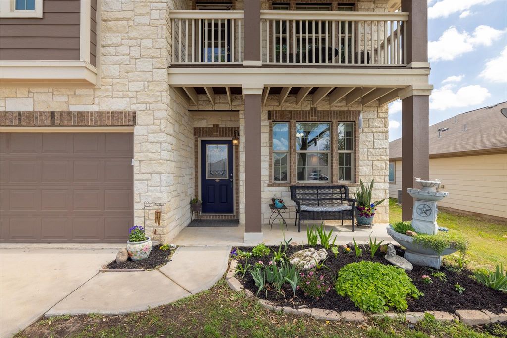 304 Quarry LN, Liberty Hill, TX 78642