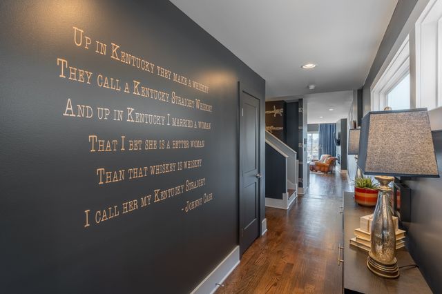 24 Fern Ave, Nashville, TN 37207