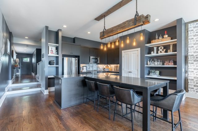 24 Fern Ave, Nashville, TN 37207