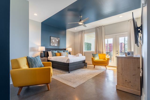 24 Fern Ave, Nashville, TN 37207