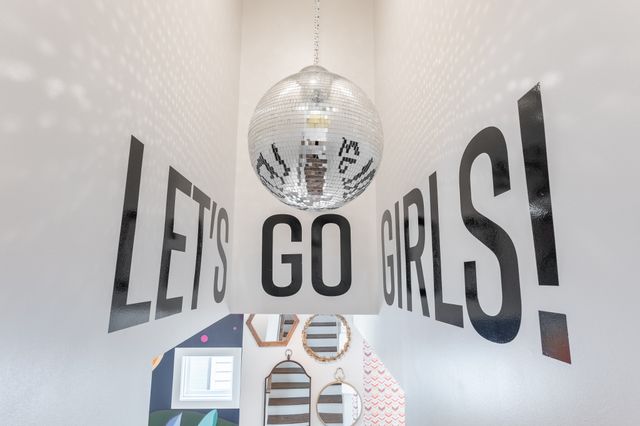24 Fern Ave, Nashville, TN 37207