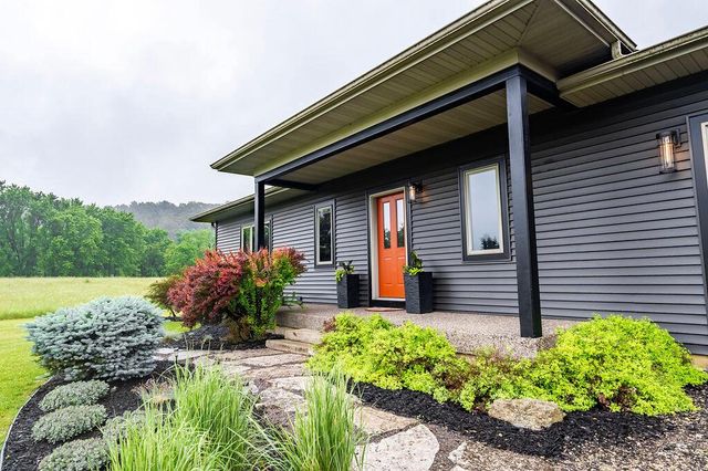 N6724 County Road M, Holmen, WI 54636