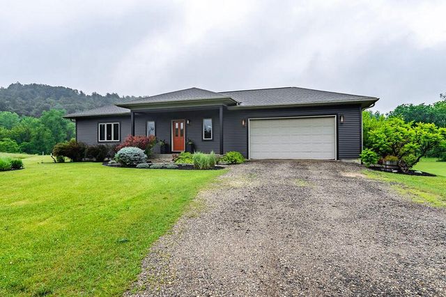 N6724 County Road M, Holmen, WI 54636