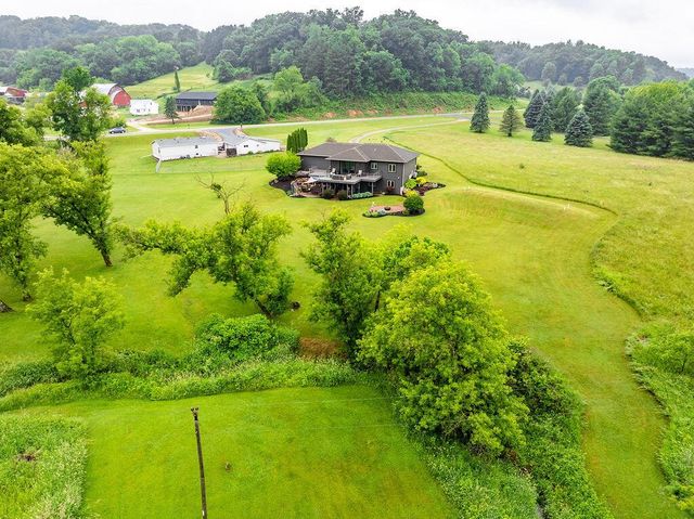 N6724 County Road M, Holmen, WI 54636
