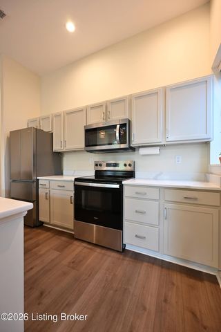 821 E Chestnut St, Louisville, KY 40204