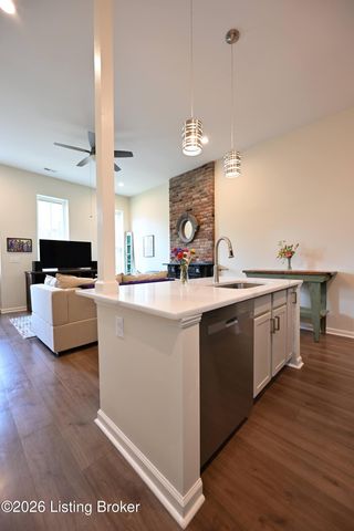 821 E Chestnut St, Louisville, KY 40204