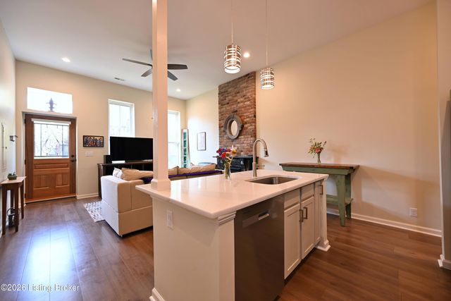 821 E Chestnut St, Louisville, KY 40204