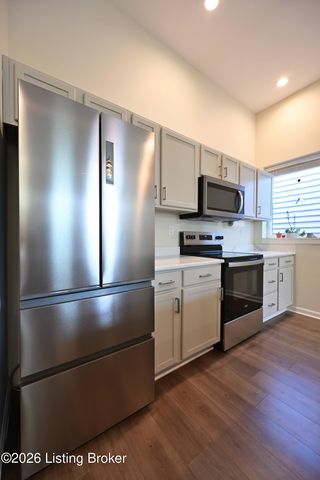 821 E Chestnut St, Louisville, KY 40204