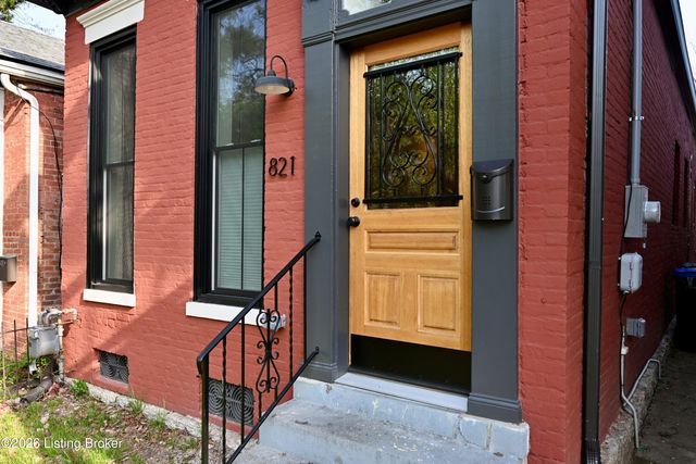 821 E Chestnut St, Louisville, KY 40204
