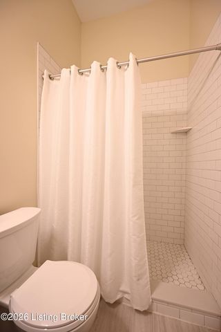 821 E Chestnut St, Louisville, KY 40204