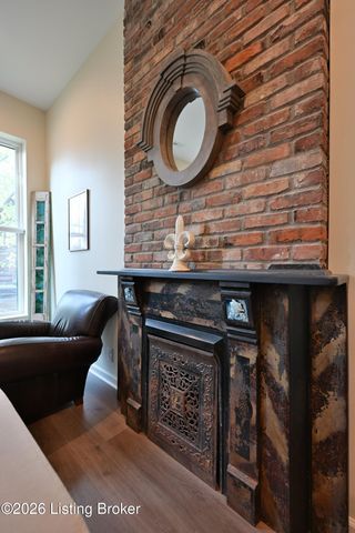 821 E Chestnut St, Louisville, KY 40204