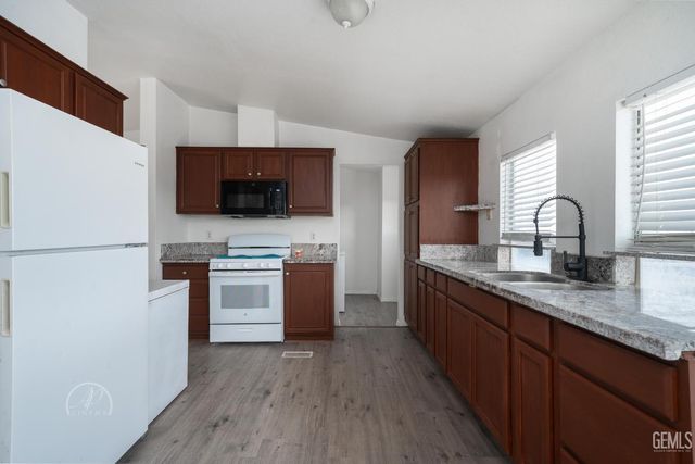 124 Roosevelt Place, Taft, CA 93268