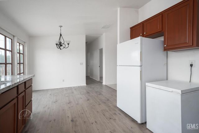 124 Roosevelt Place, Taft, CA 93268