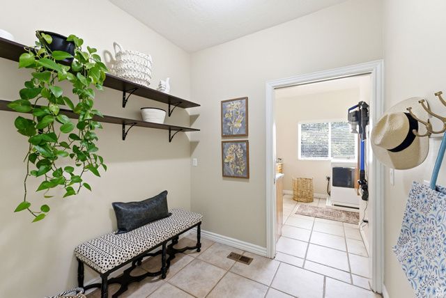 1440 E NORTHRIDGE DR, Bountiful, UT 84010