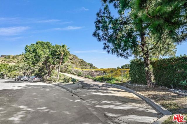 2318 Yosemite Drive, Eagle Rock, CA 90041
