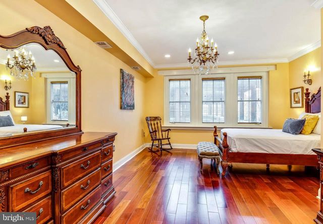 26 S STRAWBERRY ST, Philadelphia, PA 19106