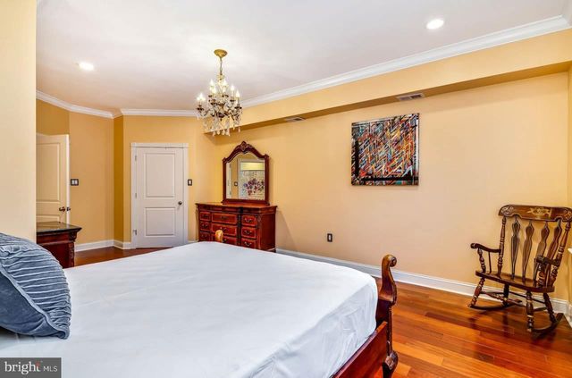 26 S STRAWBERRY ST, Philadelphia, PA 19106
