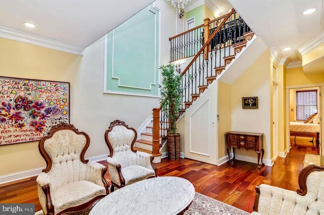 26 S STRAWBERRY ST, Philadelphia, PA 19106
