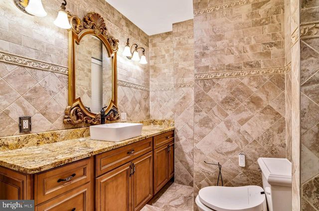 26 S STRAWBERRY ST, Philadelphia, PA 19106
