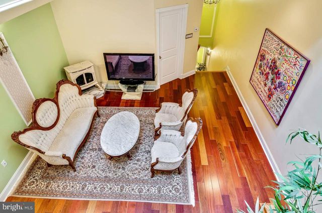 26 S STRAWBERRY ST, Philadelphia, PA 19106