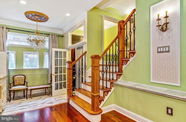 26 S STRAWBERRY ST, Philadelphia, PA 19106