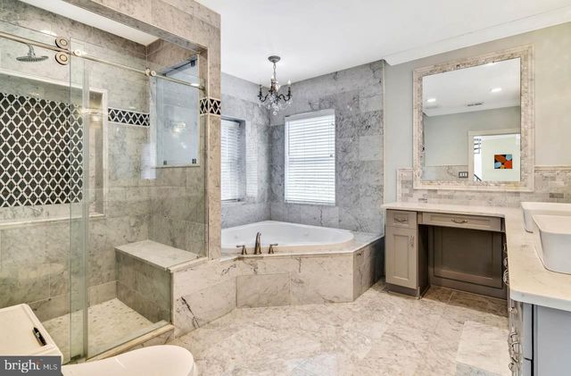 26 S STRAWBERRY ST, Philadelphia, PA 19106