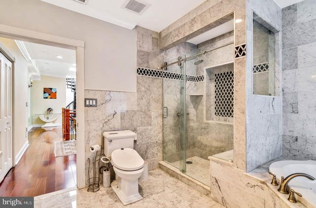 26 S STRAWBERRY ST, Philadelphia, PA 19106
