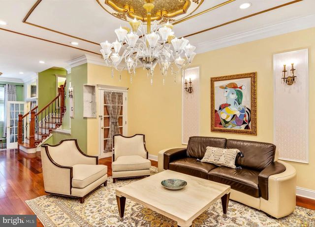 26 S STRAWBERRY ST, Philadelphia, PA 19106