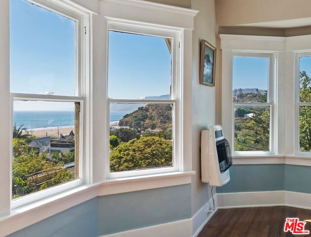 207 Ocean Avenue, Santa Monica, CA 90402