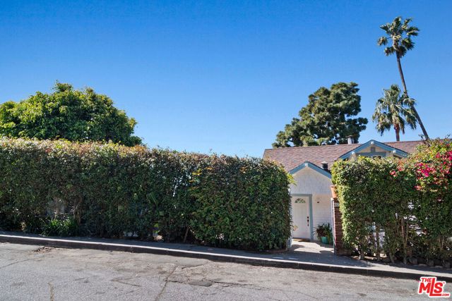207 Ocean Avenue, Santa Monica, CA 90402