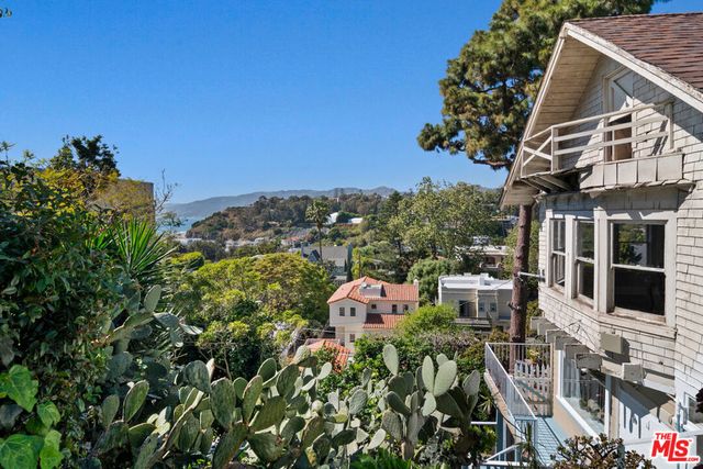 207 Ocean Avenue, Santa Monica, CA 90402