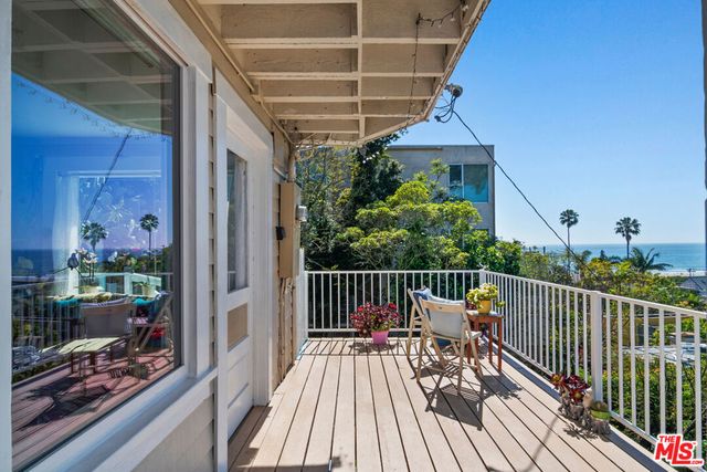 207 Ocean Avenue, Santa Monica, CA 90402