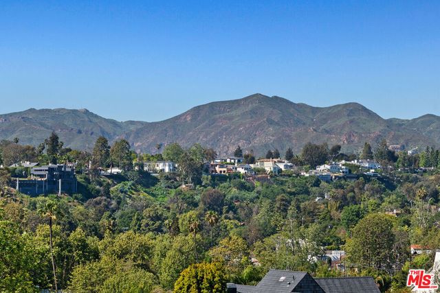 207 Ocean Avenue, Santa Monica, CA 90402