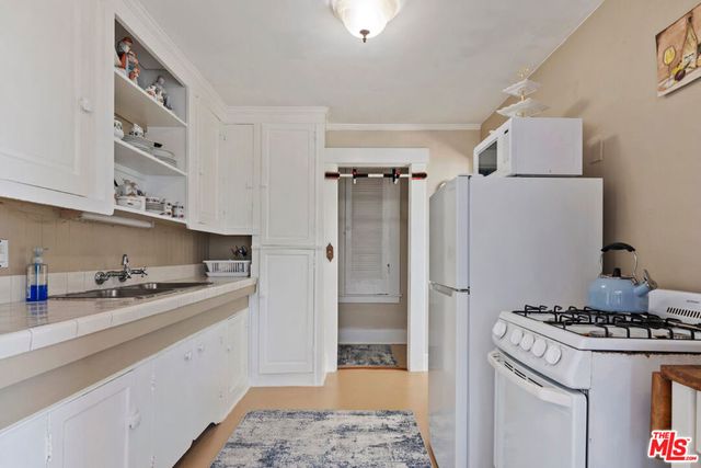 207 Ocean Avenue, Santa Monica, CA 90402