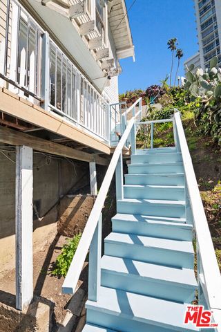 207 Ocean Avenue, Santa Monica, CA 90402