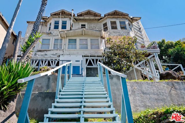 207 Ocean Avenue, Santa Monica, CA 90402