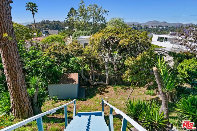 207 Ocean Avenue, Santa Monica, CA 90402