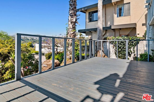 207 Ocean Avenue, Santa Monica, CA 90402