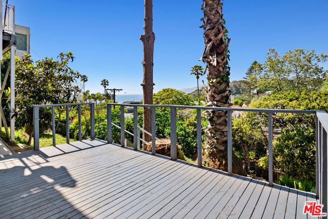 207 Ocean Avenue, Santa Monica, CA 90402