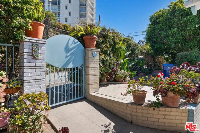 207 Ocean Avenue, Santa Monica, CA 90402