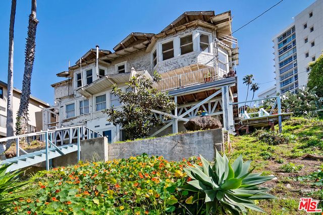 207 Ocean Avenue, Santa Monica, CA 90402
