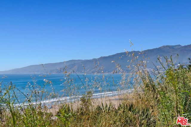 207 Ocean Avenue, Santa Monica, CA 90402