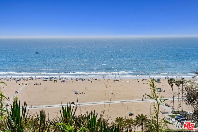 207 Ocean Avenue, Santa Monica, CA 90402